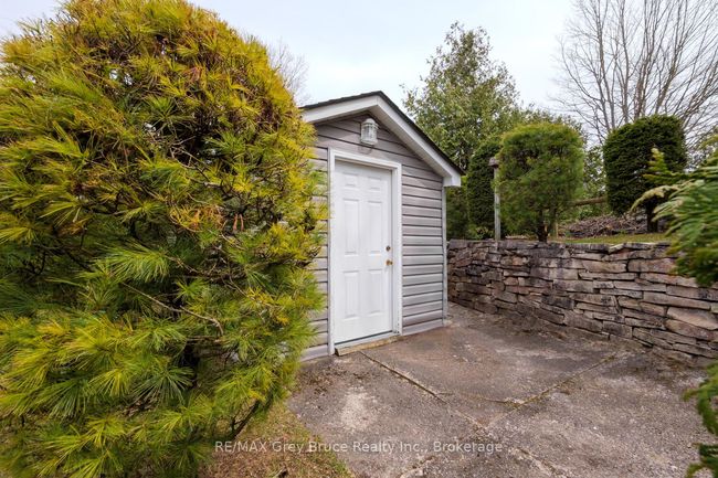 12 Guelph St, House other with 3 bedrooms, 1 bathrooms and 4 parking in Sauble Beach ON | Image 26