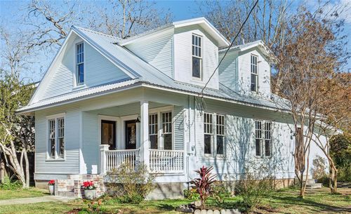 208 N Rusk St, Fayetteville, TX, 78940-5514 | Card Image