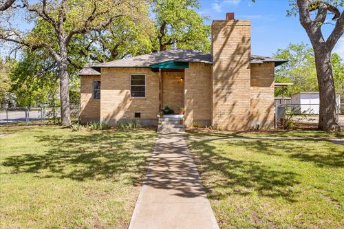 201 E 3rd St, Weatherford, TX, 76086-2111 | Card Image