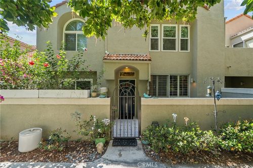 22327 Golden Canyon Cir, Chatsworth, CA, 91311-1260 | Card Image