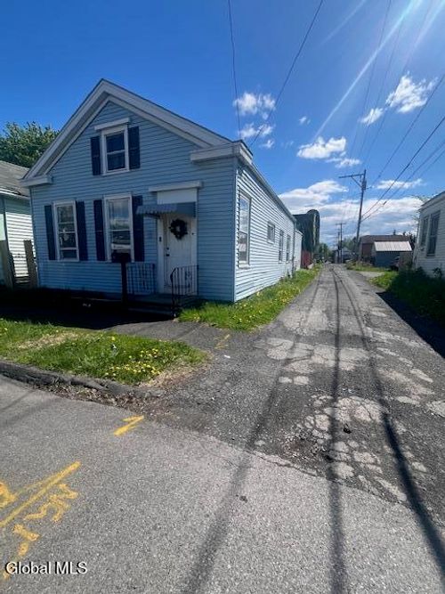 40 113th St, Troy, NY, 12182-2843 | Card Image