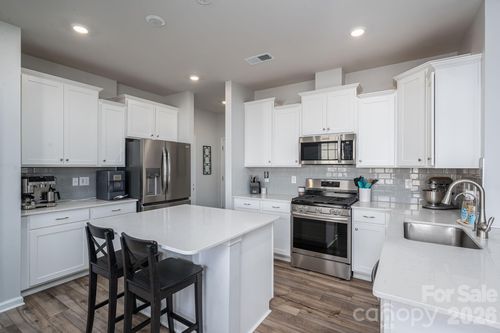 2-4630 Maiden Creek Way, Maiden, NC, 28650-9721 | Card Image
