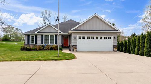 21146 Floralwood Dr, Howard, OH, 43028-9649 | Card Image