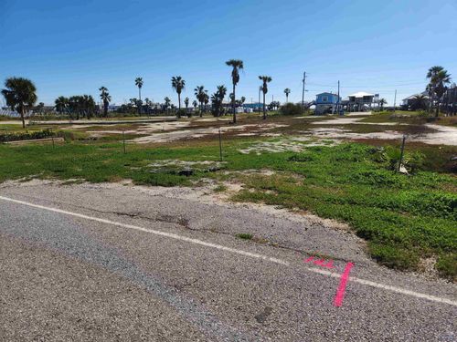 1046 Highway 1, Grand Isle, LA, 70358-9616 | Card Image