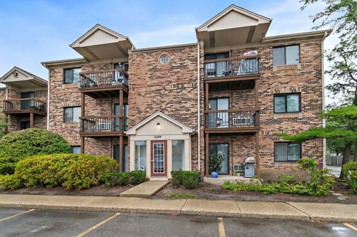 28d-2249 Nichols Rd, Arlington Heights, IL, 60004-1231 | Card Image