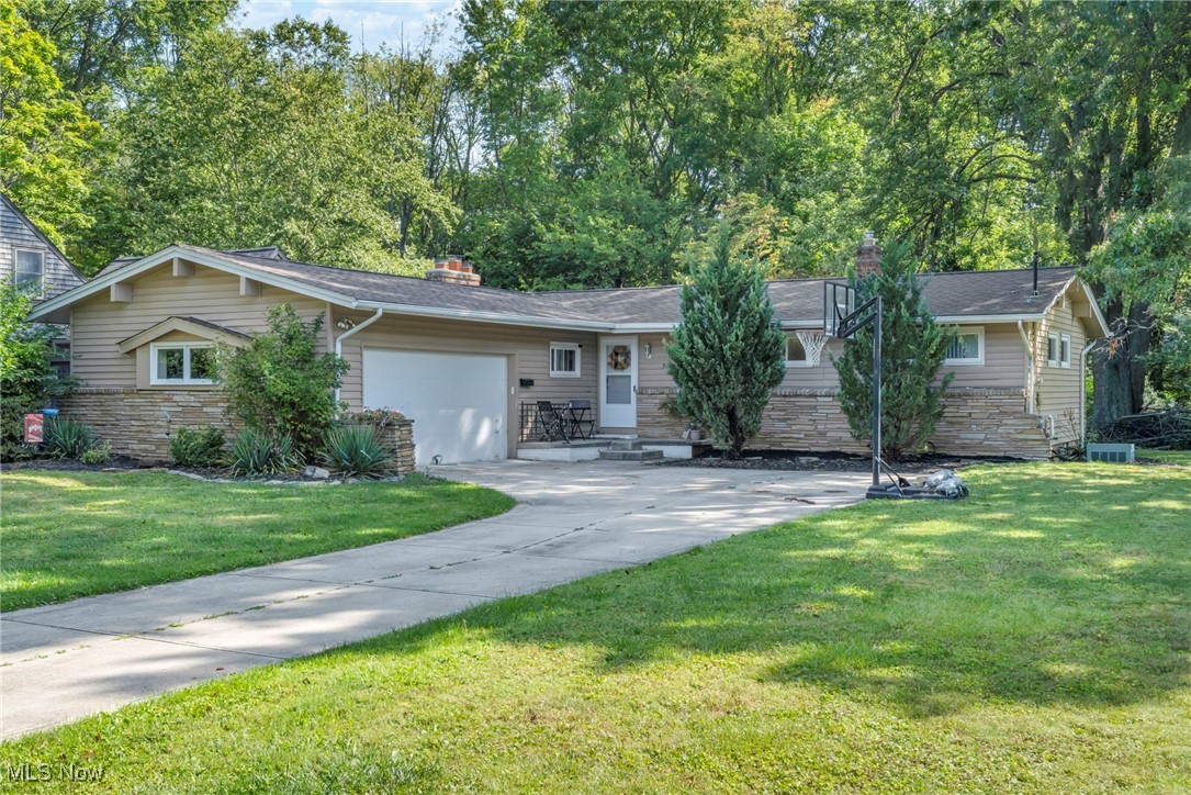 Revere Dr, North Olmsted, OH 44070