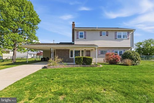 154 Pinewood Dr, LEVITTOWN, PA, 19054-3625 | Card Image