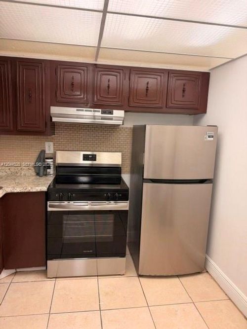 d-204-498 Nw 165th St Rd, Miami, FL, 33169 | Card Image