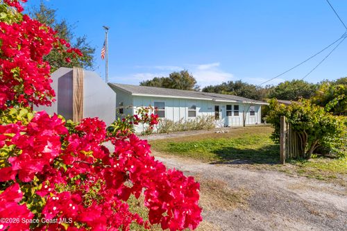 637 Roseland Rd, Sebastian, FL, 32958-4447 | Card Image