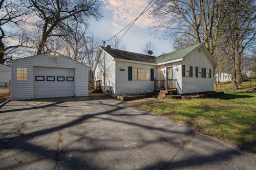 6187 Three Lakes Dr, Brighton, MI, 48116-9519 | Card Image