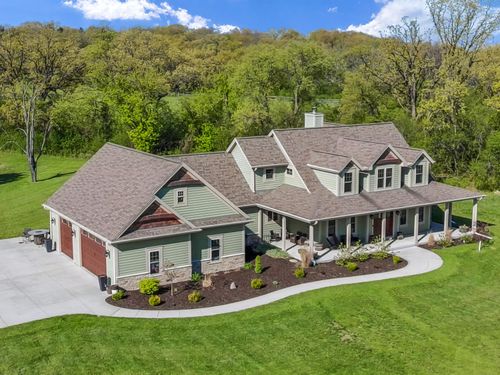 W359S4157 Bowe Ct, Dousman, WI, 53118-9528 | Card Image