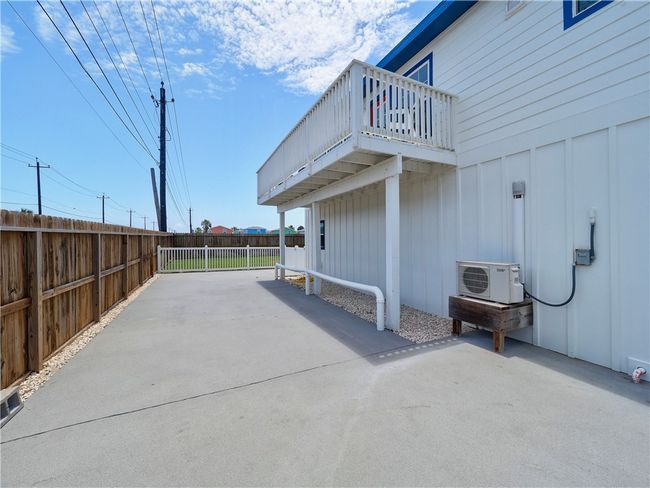 514 Royal Palm Dr, House other with 3 bedrooms, 3 bathrooms and 4 parking in Port Aransas TX | Image 12