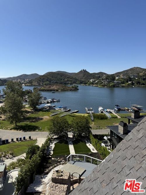 351 Upper Lake Rd, Lake Sherwood, CA, 91361-5134 | Card Image