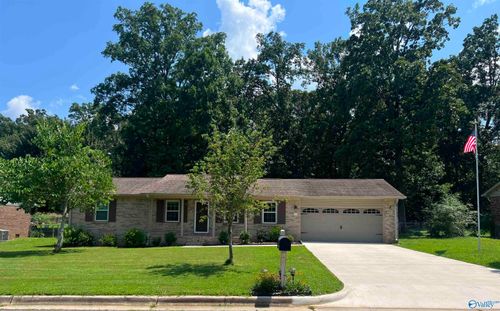 110 Laurel Oak Rd, Huntsville, AL, 35811-9074 | Card Image