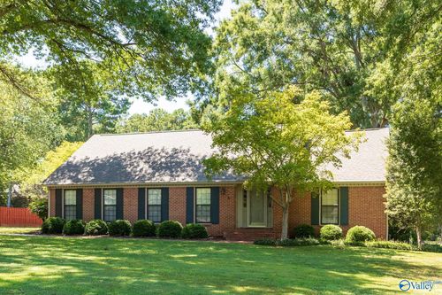 117 Yorkshire Dr, Athens, AL, 35613-2511 | Card Image