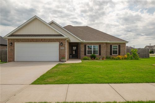 924 Laux Ln, Pea Ridge, AR, 72751-6002 | Card Image