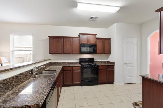 7551 Fettle Ln, House other with 3 bedrooms, 2 bathrooms and 2 parking in Conroe TX | Image 20