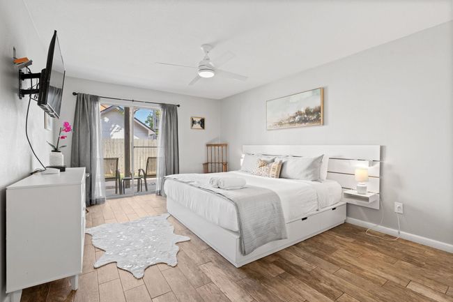 104 Cove E, Condo with 3 bedrooms, 2 bathrooms and null parking in Horseshoe Bay TX | Image 17