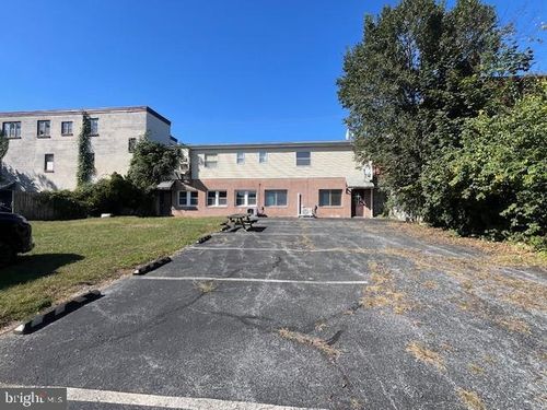 a-1132 E Chocolate Ave, HERSHEY, PA, 17033-1243 | Card Image