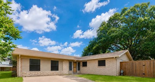 509 Henslee Drive, Euless, TX, 76040 | Card Image