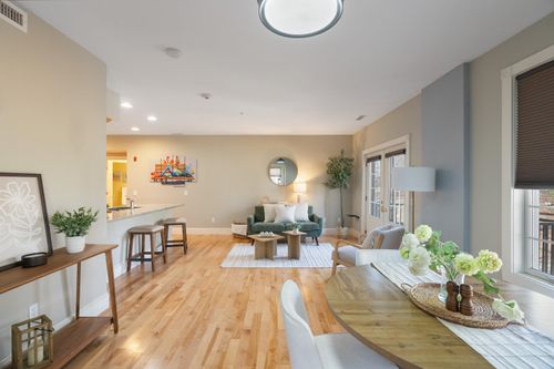 unit-209-7 Chester Rd, Derry, NH, 03038-1672 | Card Image