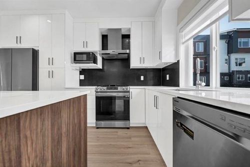 15-9652 162a St, Surrey, BC, V4N2E4 | Card Image