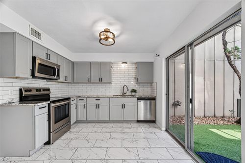 8046 Ellinger Ln, Houston, TX, 77040-5907 | Card Image