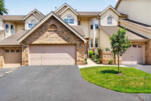 13015 Autumn Fields Ct, Saint Louis, MO, 63146-1806 | Card Image