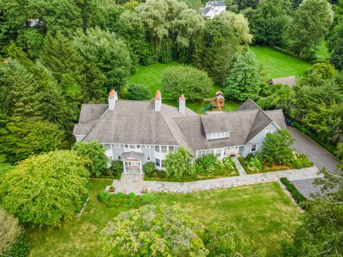 2 Sparrow Ln, Greenwich, CT, 06830-3923 | Card Image