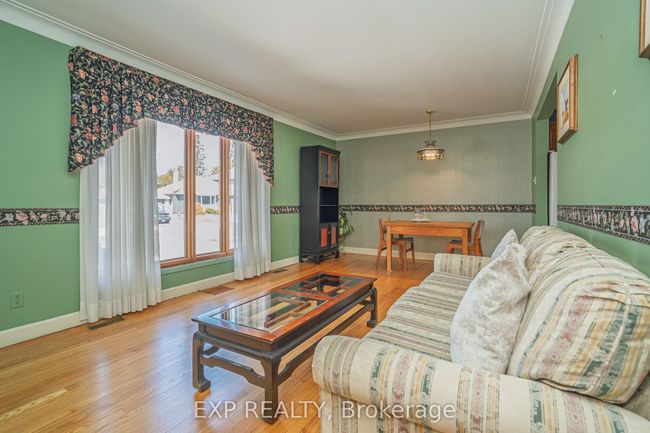 76 Cote Des Neiges Rd, House other with 2 bedrooms, 2 bathrooms and 2 parking in Nepean ON | Image 4