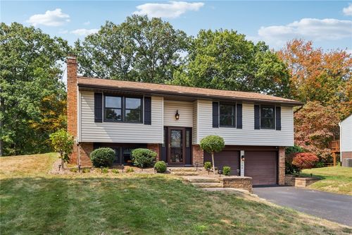 740 Skyview Dr, Cranberry Twp, PA, 16066-4118 | Card Image