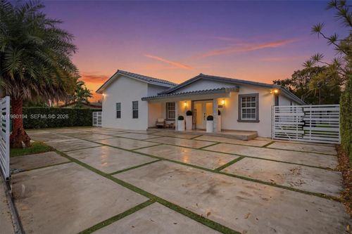 1520 Sw 86th Ct, Miami, FL, 33144-4043 | Card Image