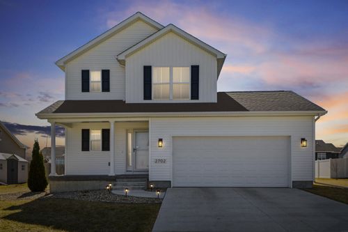 2702 Arbor Ridge Rd, Cedar Falls, IA, 50613-2379 | Card Image