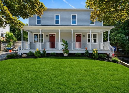 28-28 Lawn St, Attleboro, MA, 02703-7722 | Card Image