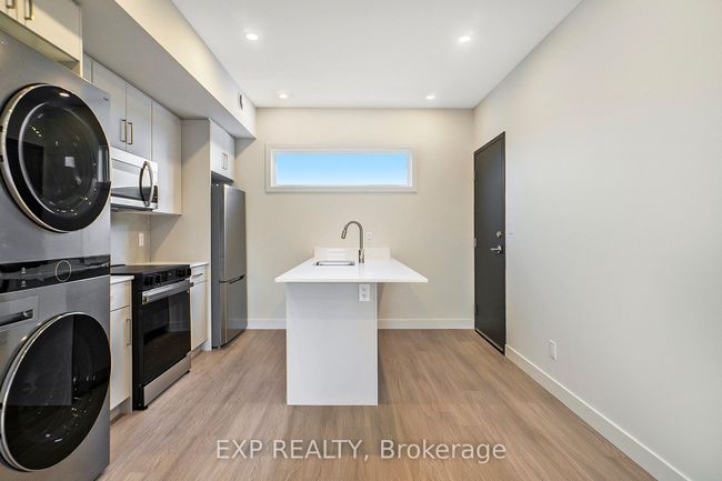 UNIT-7 - 158 Laval St, Home with 2 bedrooms, 1 bathrooms and null parking in Vanier ON | Image 6