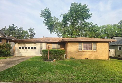 329 N College St, Winfield, KS, 67156-1815 | Card Image