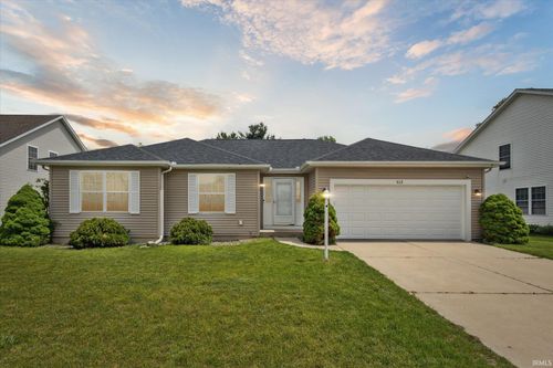 512 Shepherds Cove Dr, Osceola, IN, 46561-8879 | Card Image