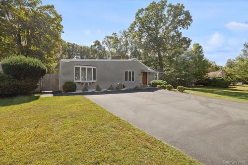 21 Van Orden Ave, Suffern, NY, 10901-6330 | Card Image