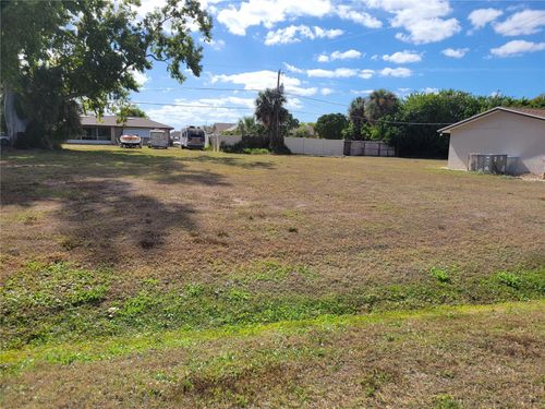 571 Grove Ave Nw, PORT CHARLOTTE, FL, 33952-7806 | Card Image