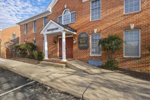 ste-104-25 Stoneridge Dr, Waynesboro, VA, 22980-6582 | Card Image