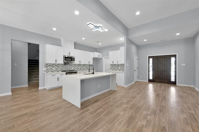 7 Pilot Pt, House other with 4 bedrooms, 5 bathrooms and 3 parking in Conroe TX | Image 11
