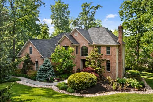 5501 Northwood Dr, CENTER VALLEY, PA, 18034-8815 | Card Image