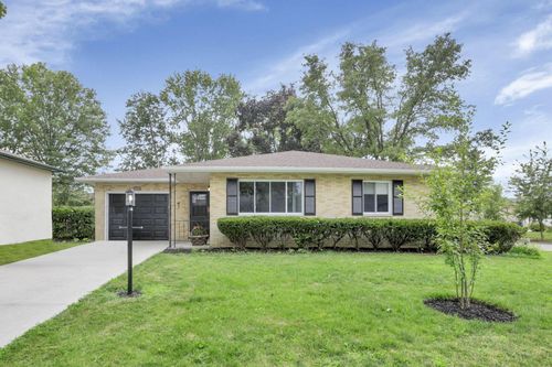 1695 Rocky Pine Loop N, Columbus, OH, 43229-3615 | Card Image