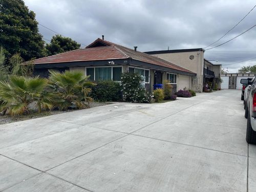 323 Smalley Ave, Cherryland, CA, 94541-4915 | Card Image