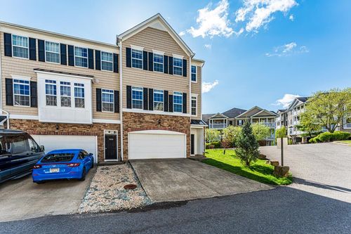 1402 Townhouse Way, Morgantown, WV, 26505-1522 | Card Image