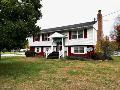 2910 Crestwood, House other with 3 bedrooms, 2 bathrooms and null parking in Warren OH | Image 1