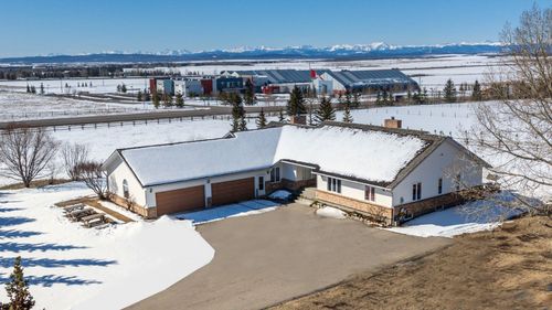 33022 Township Road 250, Home with 3 bedrooms, 2 bathrooms and null parking in Rural Rocky View County AB | Card Image
