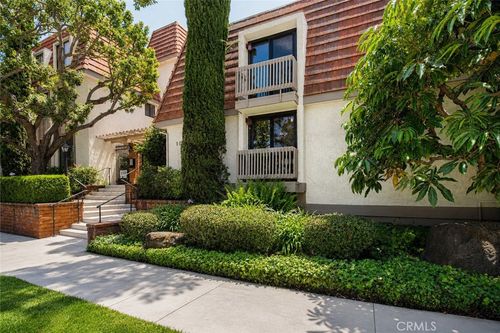 102-10470 Riverside Dr, Toluca Lake, CA, 91602-2435 | Card Image