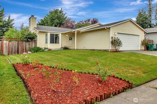 27236 Manor Pl Nw, Stanwood, WA, 98292-7458 | Card Image