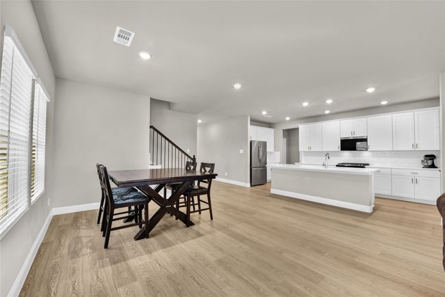 Open Concept with dining area | Image 7